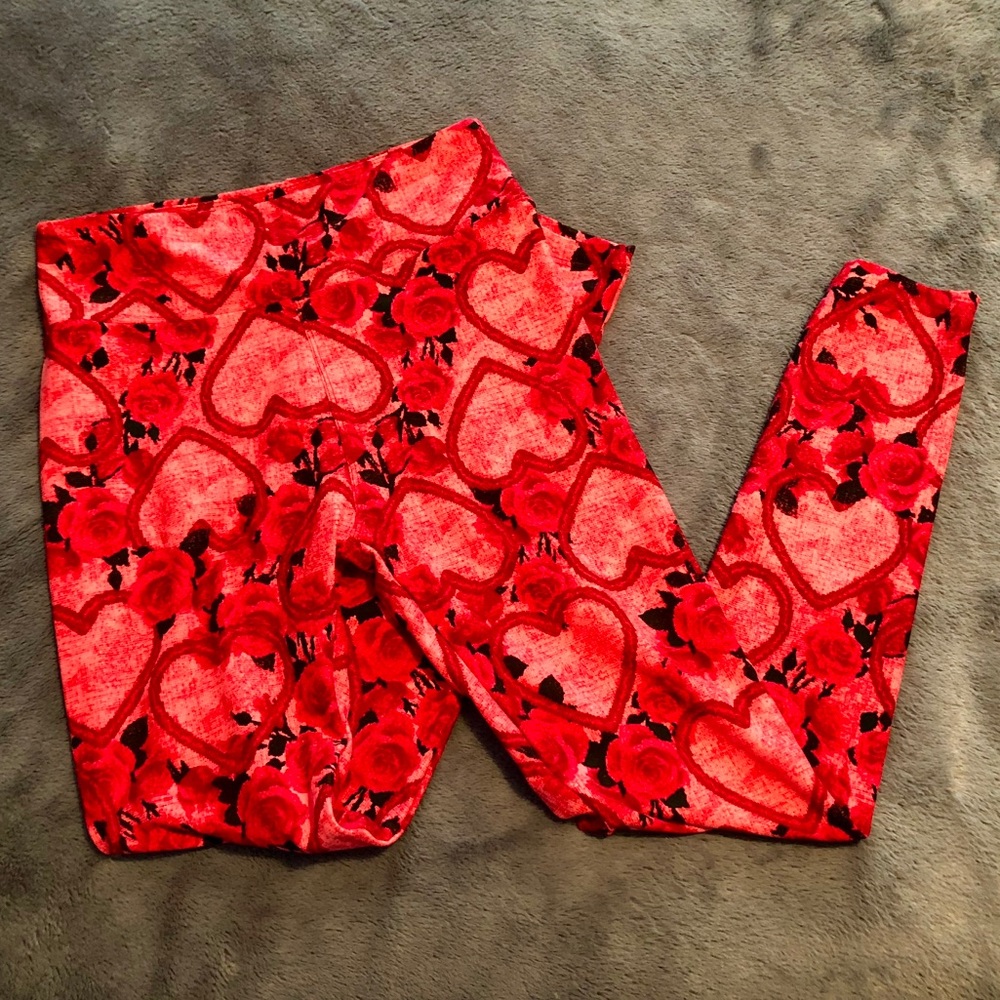 Lularoe Hearts & Roses OS Valentine’s Day Leggings